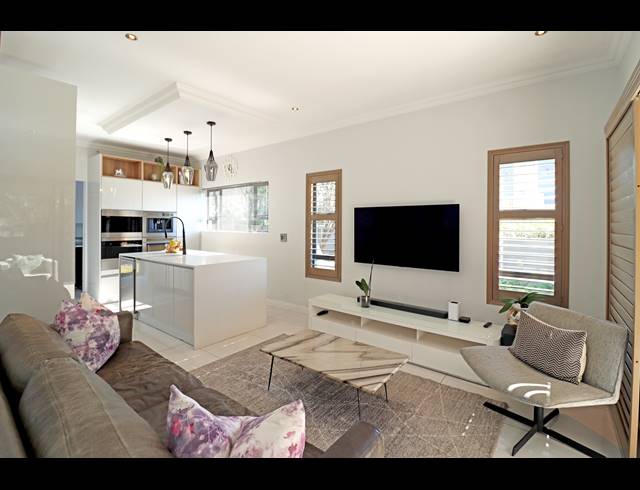 5 BEDROOM HOUSE FOR SALE IN BEVERLEY